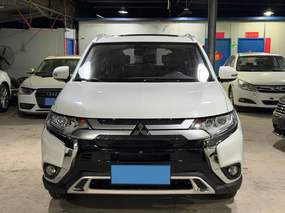 2020 Mitsubishi Outlander 2.0L 166HP L4 CVT,autocango,china used car exporter,china ev exporter,chinese used car exporter,chinese used ev exporter