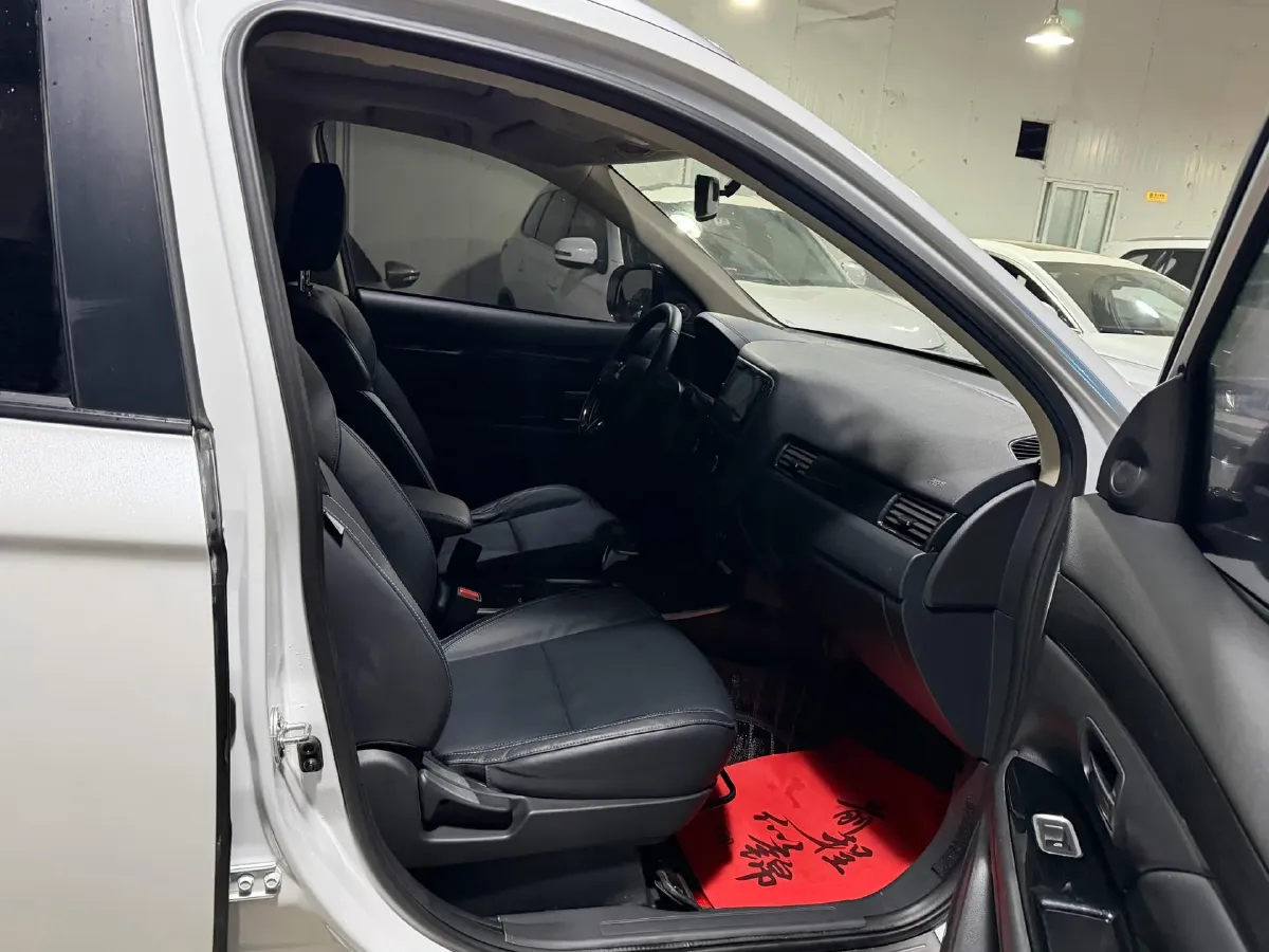 2020 Mitsubishi Outlander 2.0L 166HP L4 CVT,autocango,china used car exporter,china ev exporter,chinese used car exporter,chinese used ev exporter