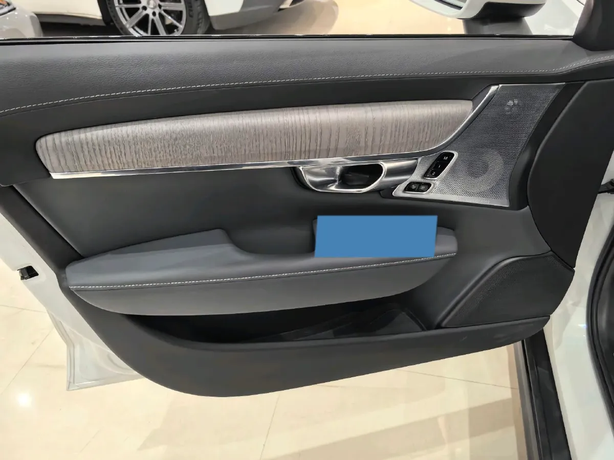 2022 Volvo V90 2.0T 250HP L4 8AT,autocango,china used car exporter,china ev exporter,chinese used car exporter,chinese used ev exporter