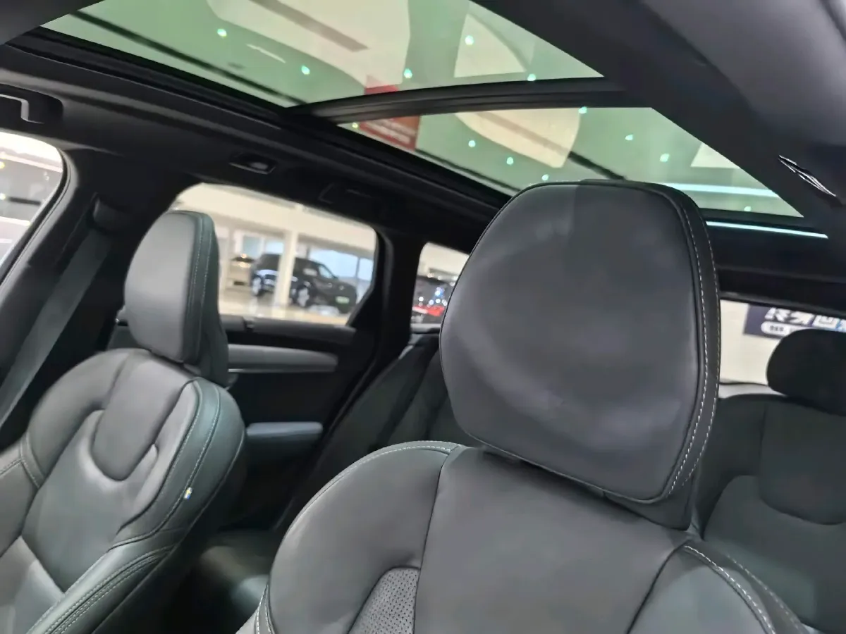 2022 Volvo V90 2.0T 250HP L4 8AT,autocango,china used car exporter,china ev exporter,chinese used car exporter,chinese used ev exporter