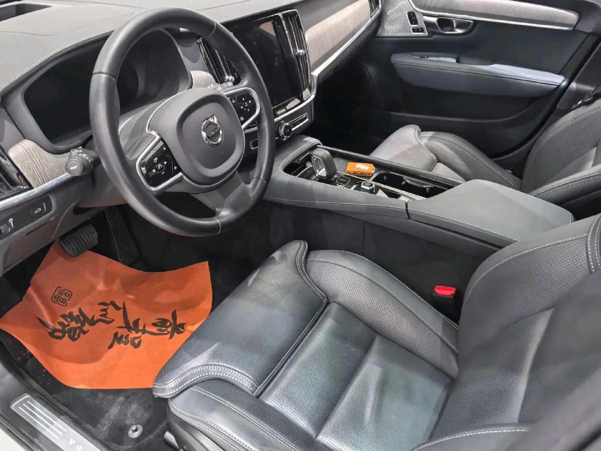 2022 Volvo V90 2.0T 250HP L4 8AT,autocango,china used car exporter,china ev exporter,chinese used car exporter,chinese used ev exporter