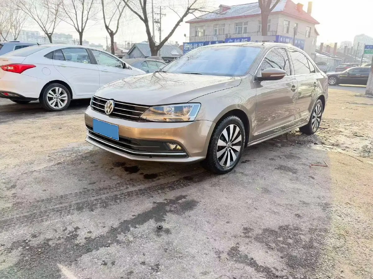 2018 Volkswagen Sagitar 1.2T 110HP L4 7DCT