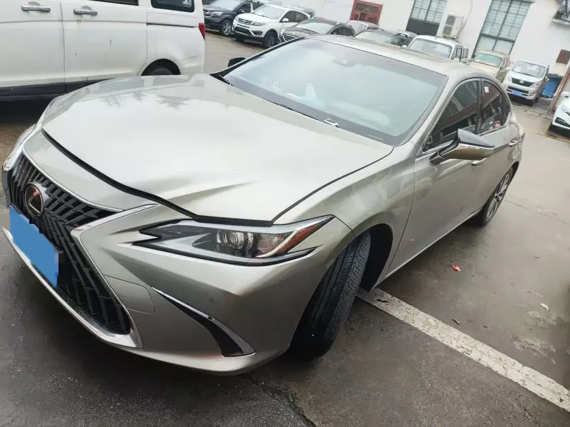 2022 Lexus ES 2.0L 173HP L4 CVT