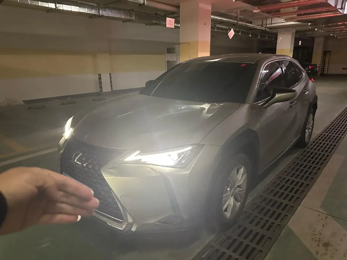 2020 Lexus UX 2.0L 173HP L4 CVT