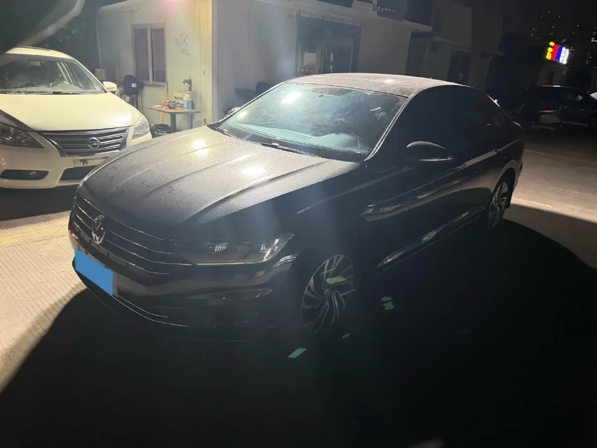 2022 Volkswagen Sagitar 1.4T 150HP L4 7DCT