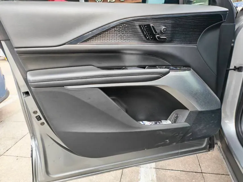 2022 Cadillac IQ Lyriq BEV 95.7KWH,autocango,china used car exporter,china ev exporter,chinese used car exporter,chinese used ev exporter