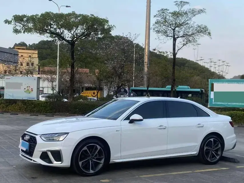 2023 Audi A4L 2.0T 190HP L4 7DCT