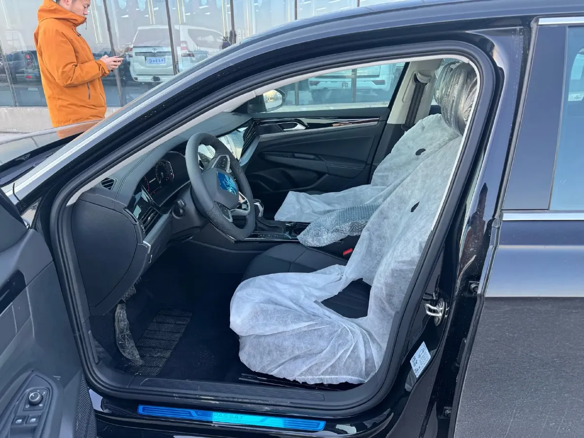 2026 Volkswagen Passat 2.0T 220HP L4 7DCT,autocango,china used car exporter,china ev exporter,chinese used car exporter,chinese used ev exporter