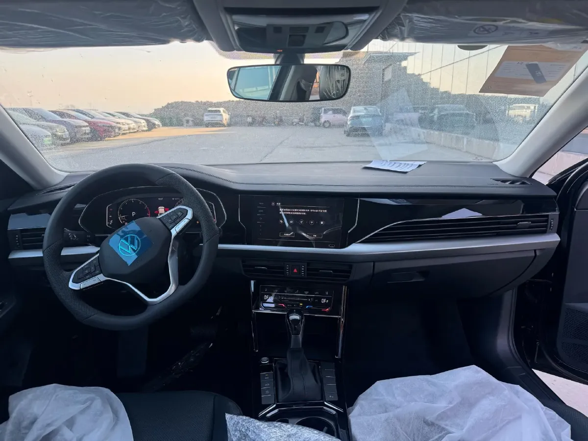 2026 Volkswagen Passat 2.0T 220HP L4 7DCT,autocango,china used car exporter,china ev exporter,chinese used car exporter,chinese used ev exporter