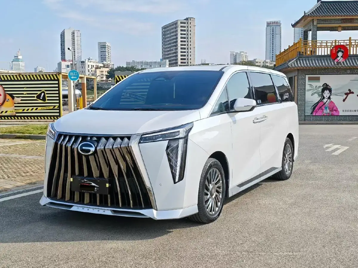 2023 GAC Trumpchi M8 2.0T 190HP L4 E-CVT Hybrid