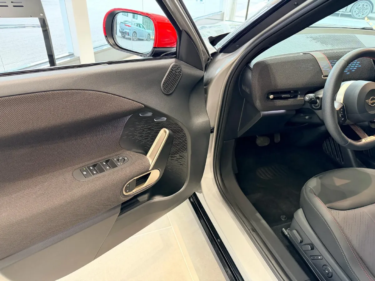 2024 MINI ACEMAN BEV 51.5KWH,autocango,china used car exporter,china ev exporter,chinese used car exporter,chinese used ev exporter