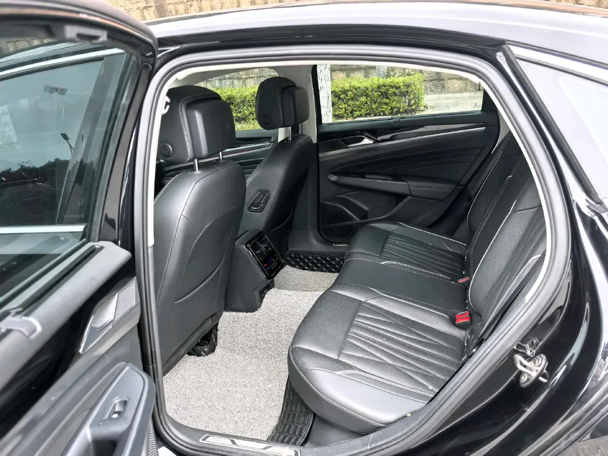 2022 Xpeng P7 BEV 60.2KWH,autocango,china used car exporter,china ev exporter,chinese used car exporter,chinese used ev exporter