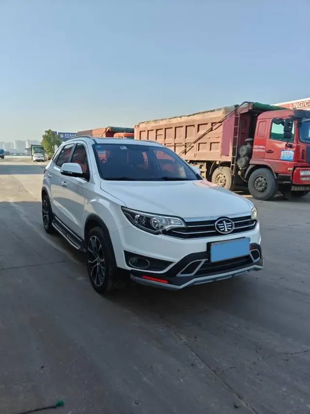 2017 FAW Senia R7 1.5T 150HP L4 5MT,autocango,china used car exporter,china ev exporter,chinese used car exporter,chinese used ev exporter