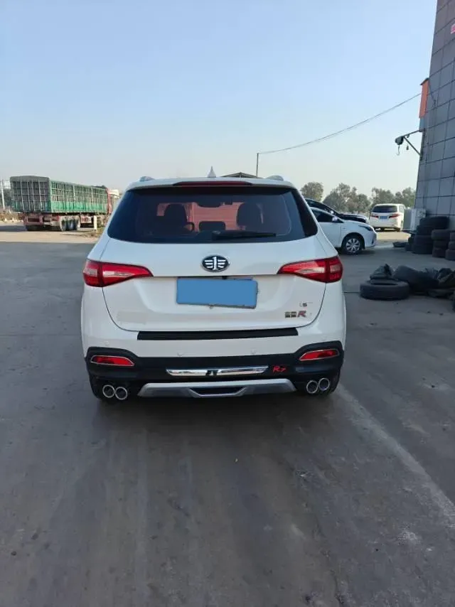 2017 FAW Senia R7 1.5T 150HP L4 5MT,autocango,china used car exporter,china ev exporter,chinese used car exporter,chinese used ev exporter