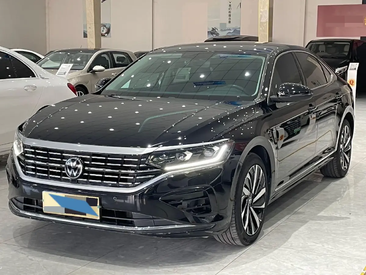 2023 Volkswagen Passat 2.0T 186HP L4 7DCT