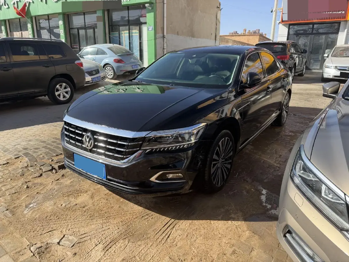 2020 Volkswagen Passat 2.0T 220HP L4 7DCT