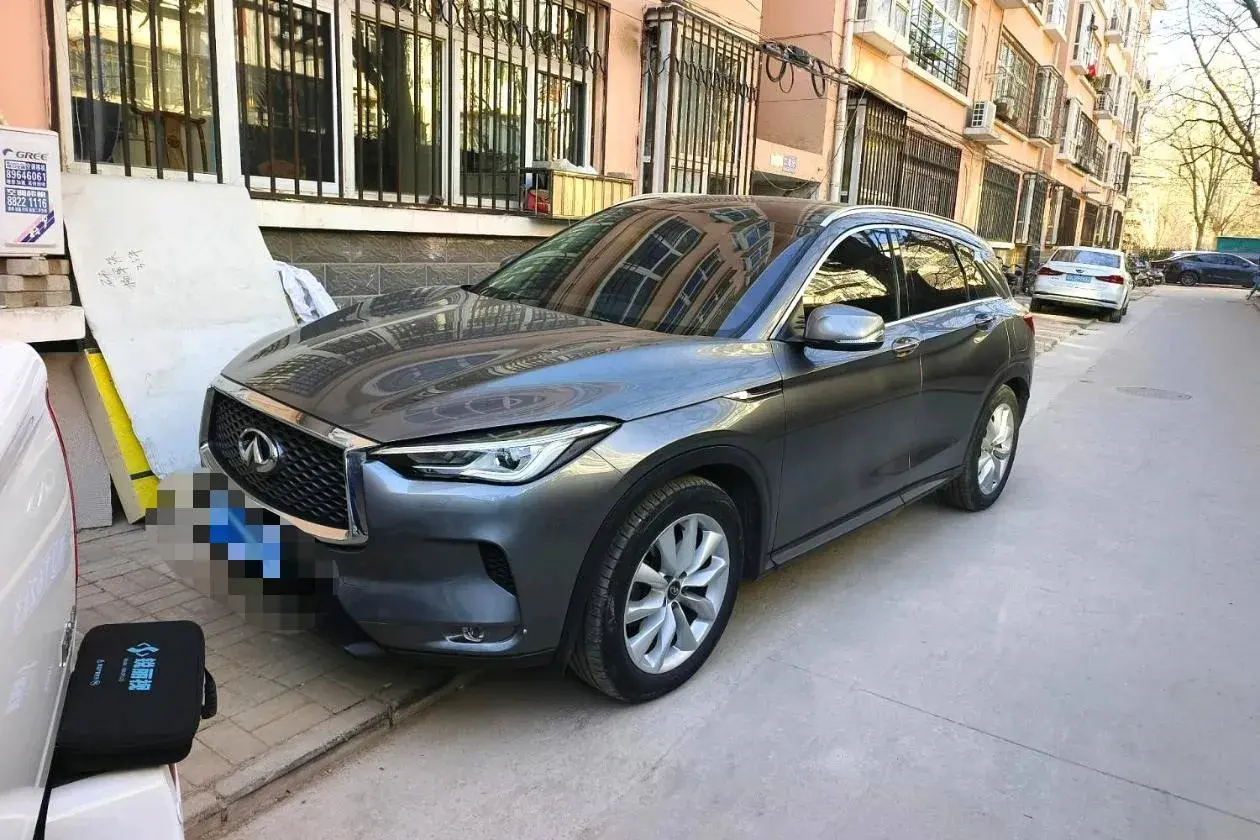 2018 Infiniti QX30 2.0T 211HP L4 7DCT