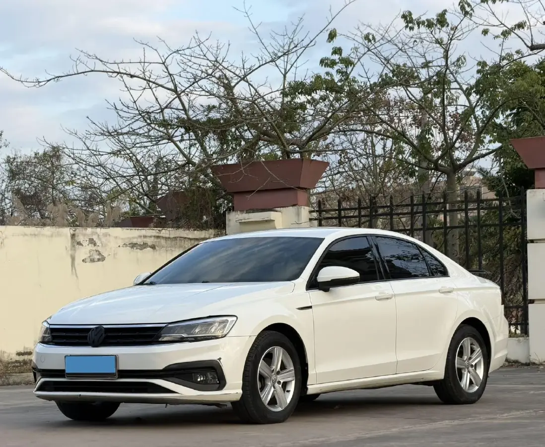 2019 Volkswagen T-Cross 1.4T 150HP L4 7DCT