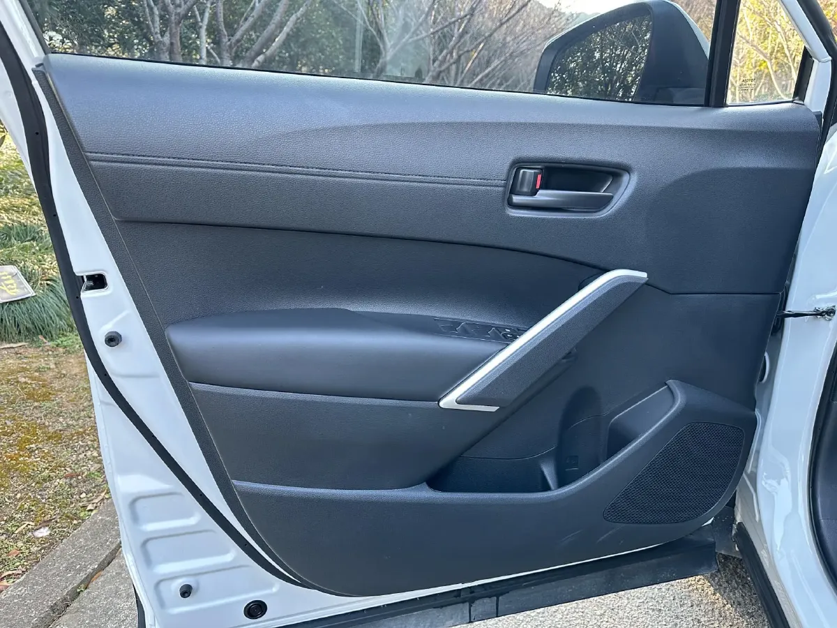 2024 Toyota Corolla Cross 2.0L 152HP L4 E-CVT Hybrid,autocango,china used car exporter,china ev exporter,chinese used car exporter,chinese used ev exporter