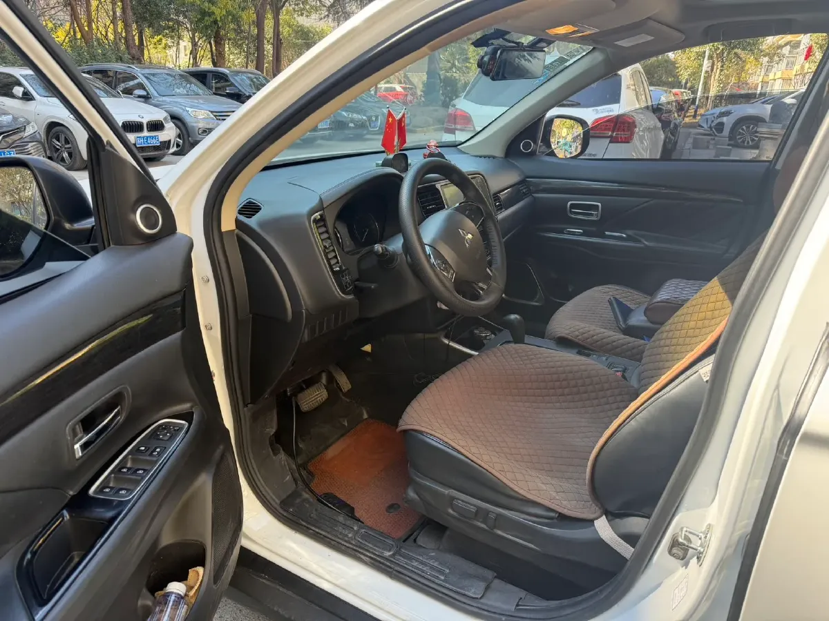 2019 Mitsubishi Outlander 2.0L 166HP L4 CVT,autocango,china used car exporter,china ev exporter,chinese used car exporter,chinese used ev exporter