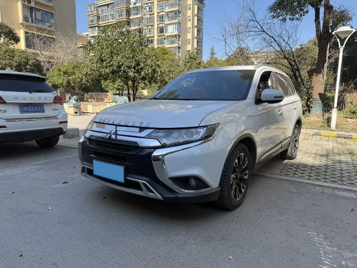 2019 Mitsubishi Outlander 2.0L 166HP L4 CVT,autocango,china used car exporter,china ev exporter,chinese used car exporter,chinese used ev exporter