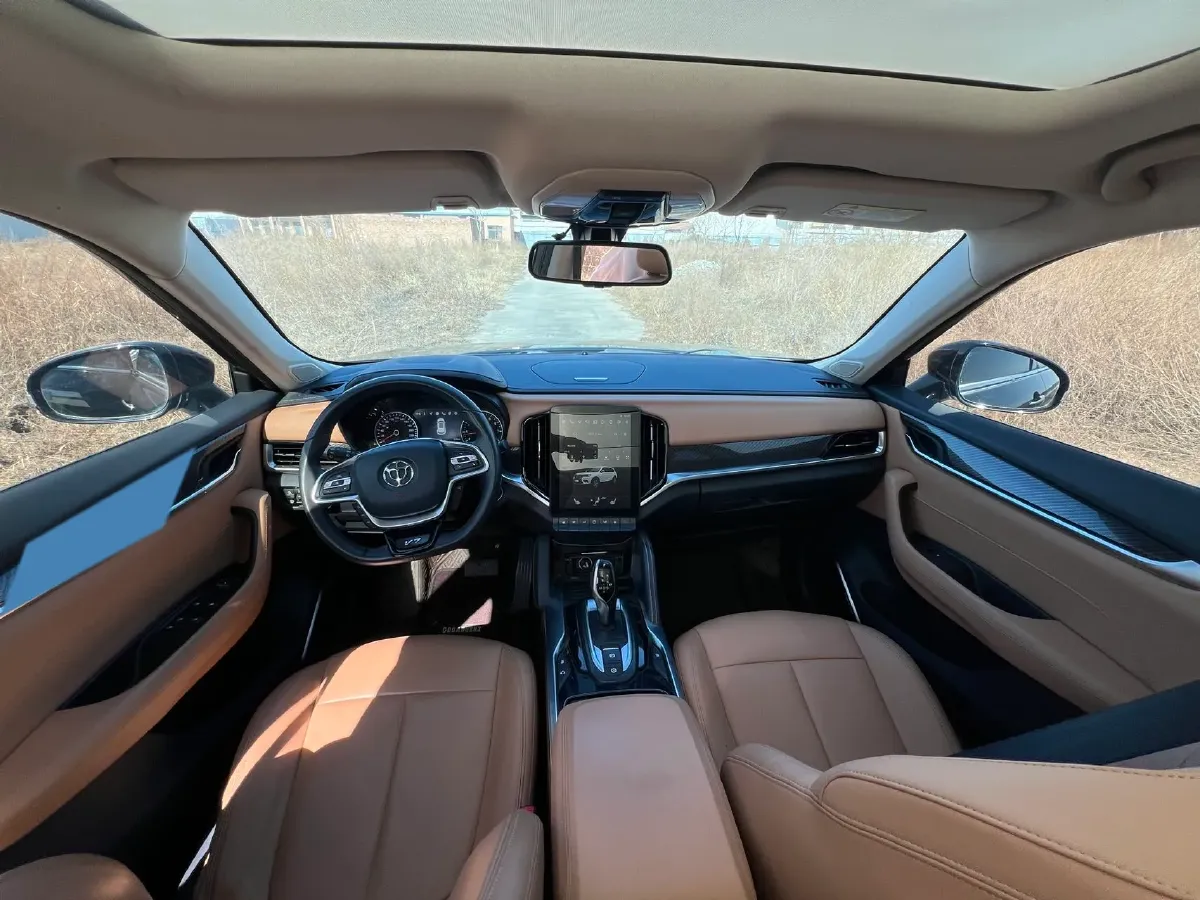 2018 Brilliance Auto V7 1.6T 204HP L4 7DCT,autocango,china used car exporter,china ev exporter,chinese used car exporter,chinese used ev exporter