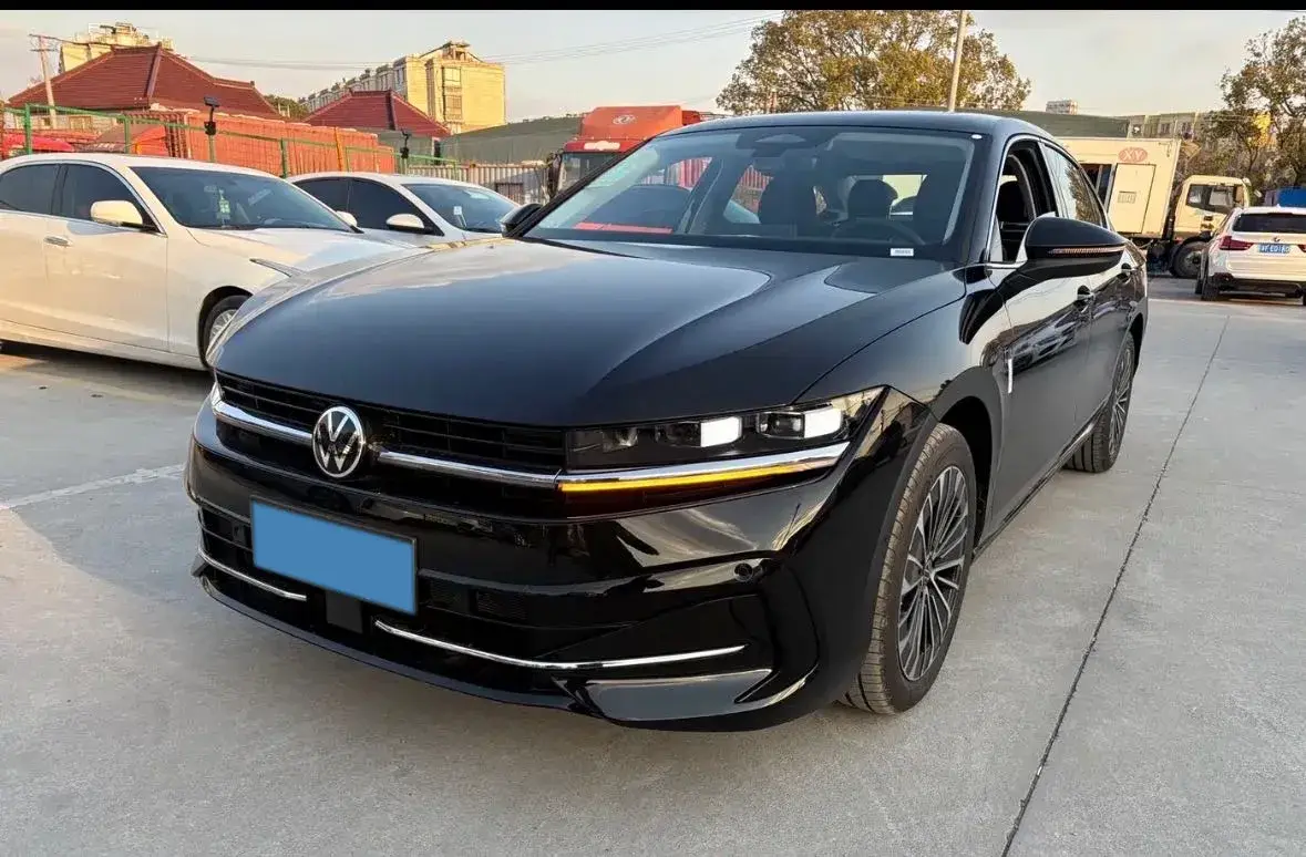 2024 Volkswagen Magotan 2.0T 220HP L4 7DCT