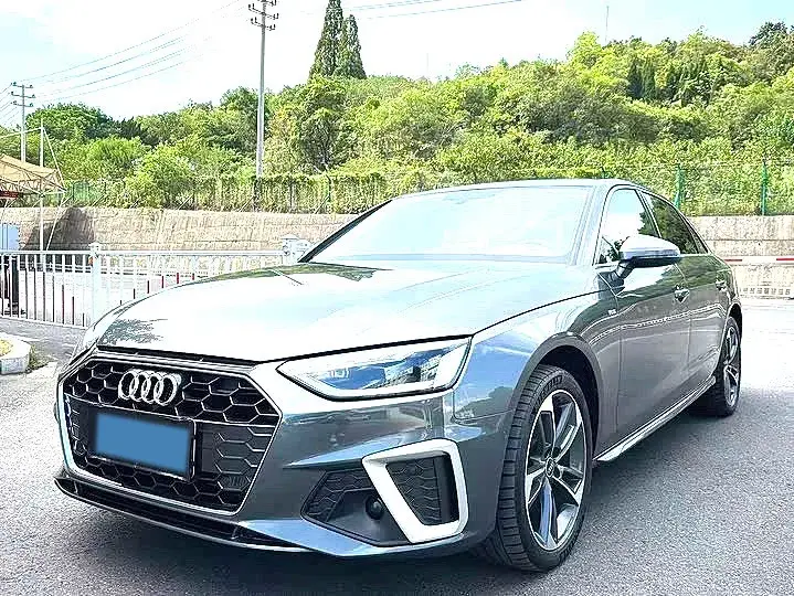 2022 Audi A4L 2.0T 190HP L4 7DCT