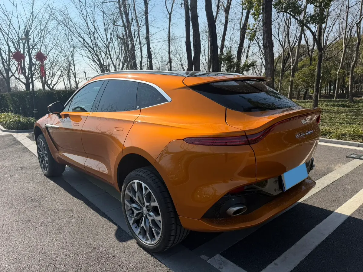 2022 Aston Martin DBX 3.0T 435HP L6 9AT,autocango,china used car exporter,china ev exporter,chinese used car exporter,chinese used ev exporter