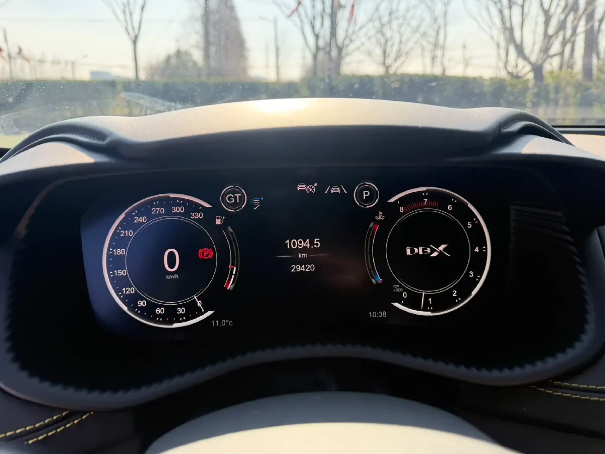 2022 Aston Martin DBX 3.0T 435HP L6 9AT,autocango,china used car exporter,china ev exporter,chinese used car exporter,chinese used ev exporter