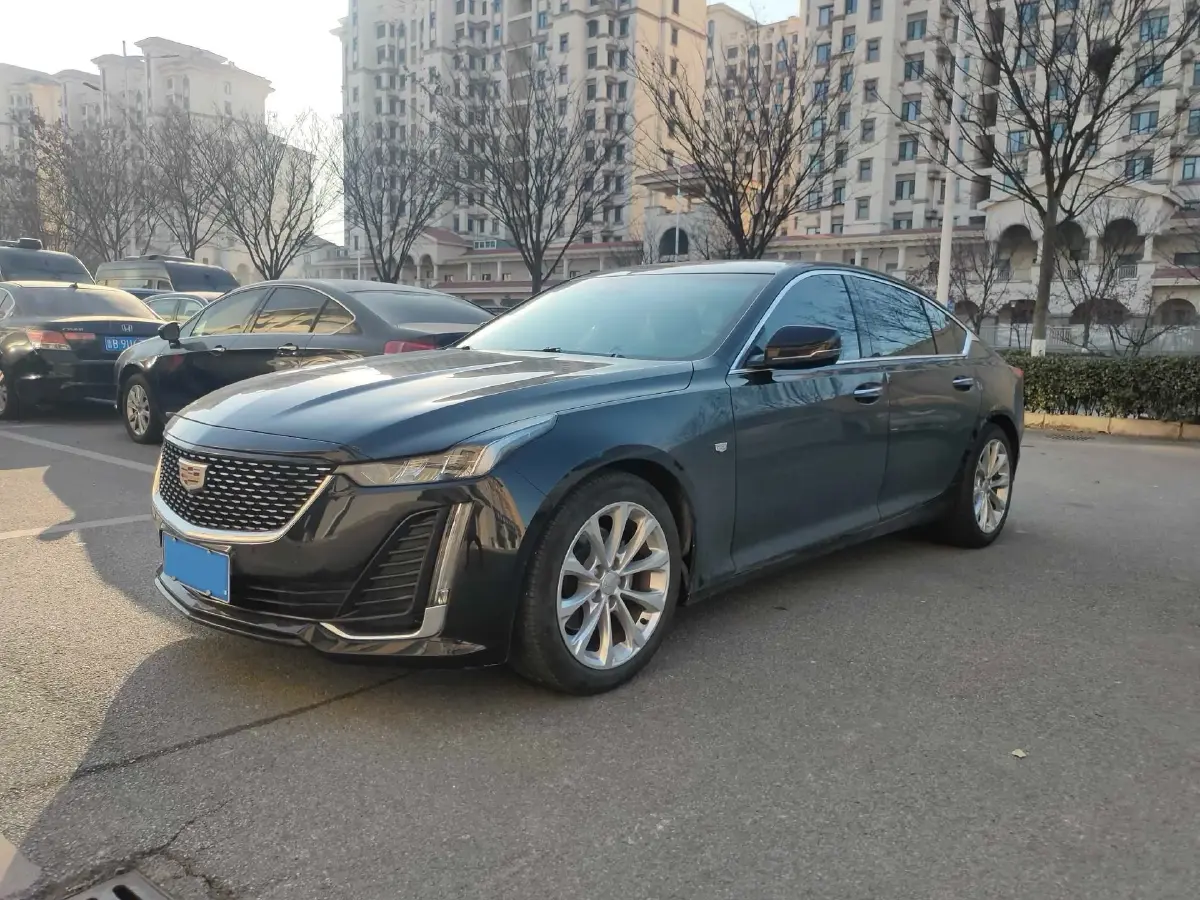 2022 Cadillac CT5 2.0T 237HP L4 10AT