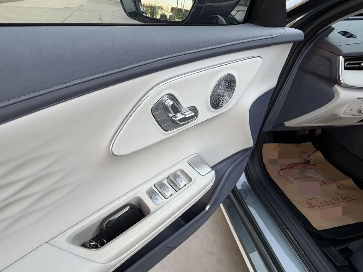 2025 Fulwin FulwinA8L 1.5T 156HP L4 1DHT PHEV 18.67KWH,autocango,china used car exporter,china ev exporter,chinese used car exporter,chinese used ev exporter