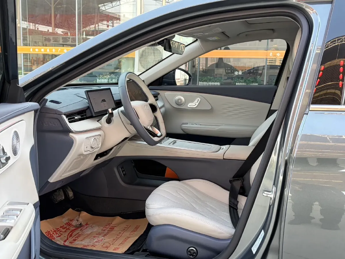 2025 Fulwin FulwinA8L 1.5T 156HP L4 1DHT PHEV 18.67KWH,autocango,china used car exporter,china ev exporter,chinese used car exporter,chinese used ev exporter