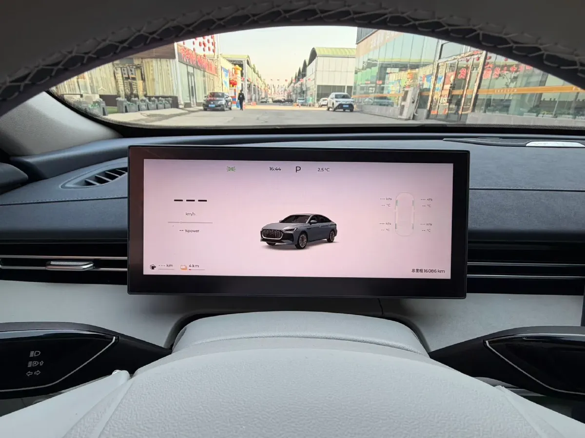 2025 Fulwin FulwinA8L 1.5T 156HP L4 1DHT PHEV 18.67KWH,autocango,china used car exporter,china ev exporter,chinese used car exporter,chinese used ev exporter