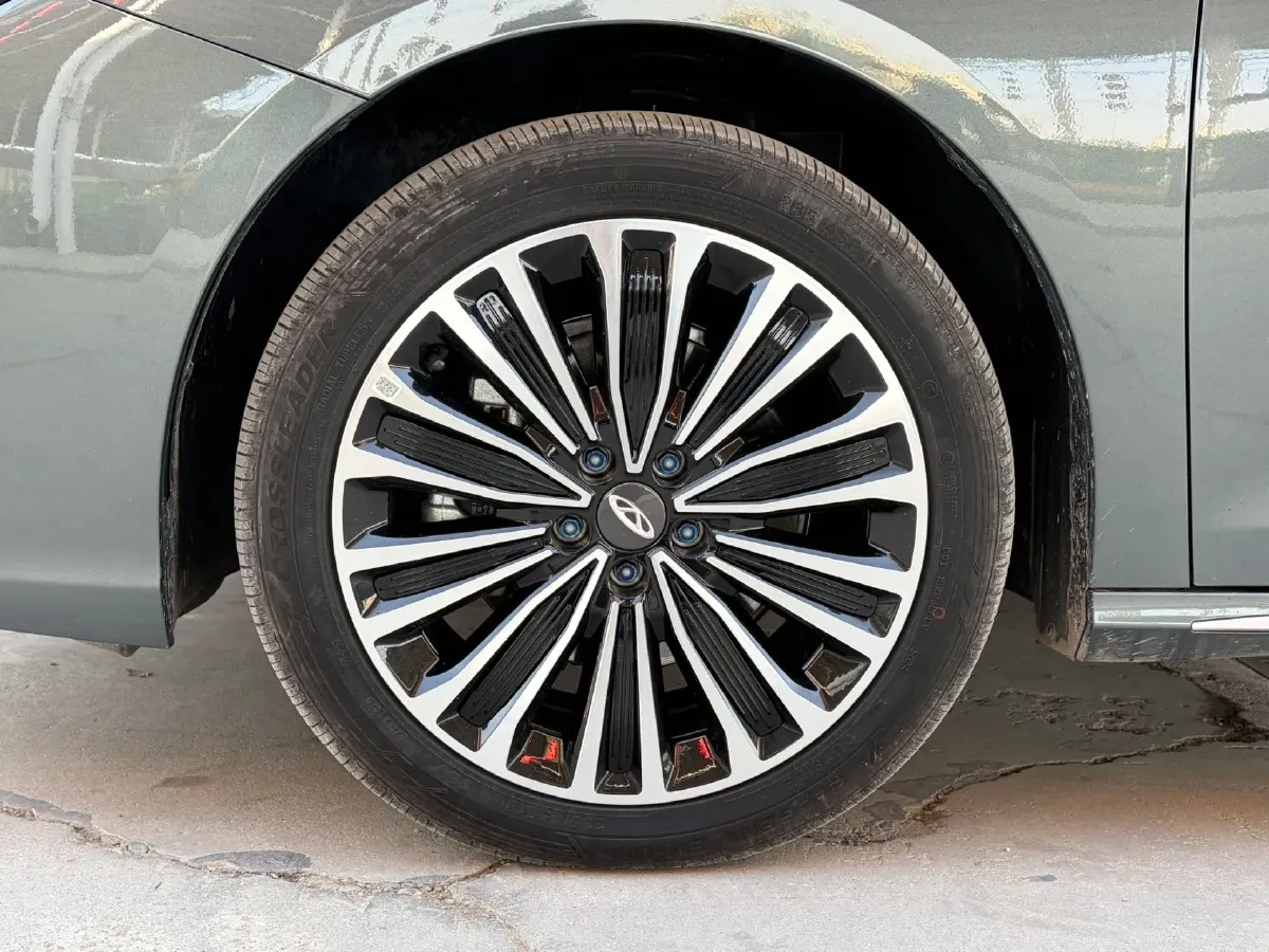 2025 Fulwin FulwinA8L 1.5T 156HP L4 1DHT PHEV 18.67KWH,autocango,china used car exporter,china ev exporter,chinese used car exporter,chinese used ev exporter