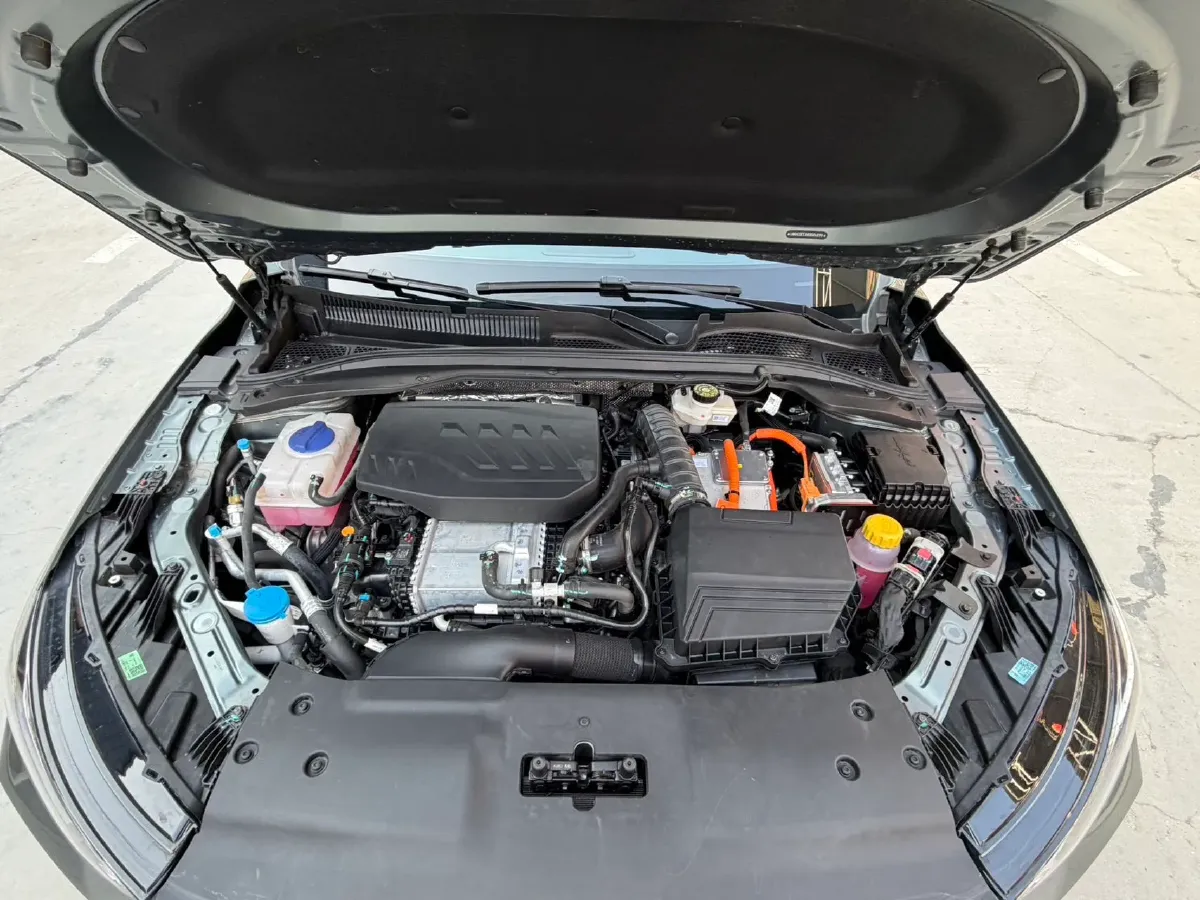 2025 Fulwin FulwinA8L 1.5T 156HP L4 1DHT PHEV 18.67KWH,autocango,china used car exporter,china ev exporter,chinese used car exporter,chinese used ev exporter