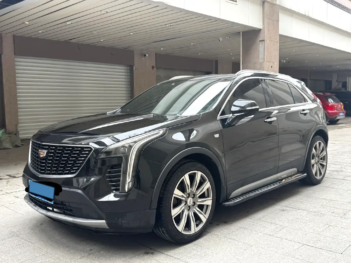 2018 Cadillac XT4 2.0T 241HP L4 9AT