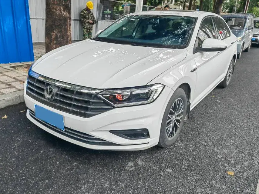 2021 Volkswagen Sagitar 1.2T 116HP L4 7DCT