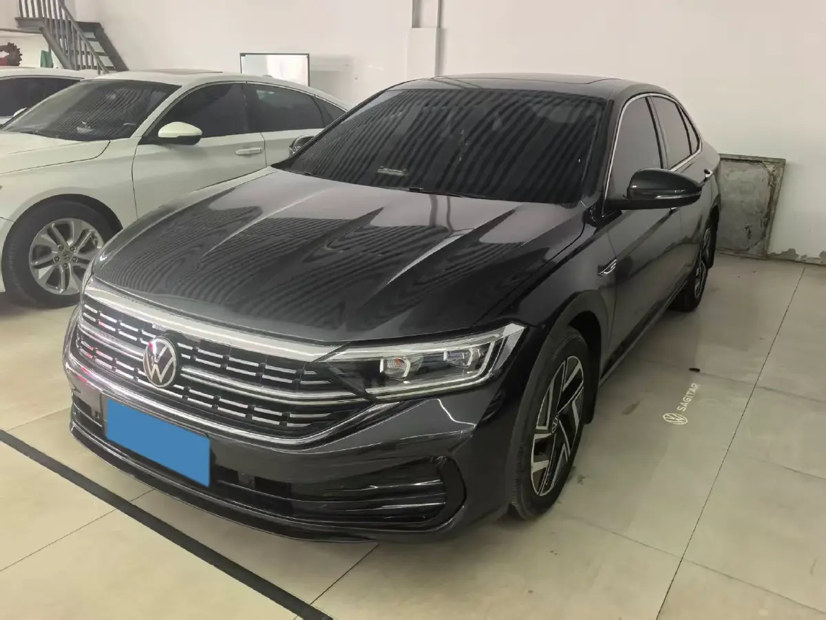 2025 Volkswagen Sagitar 1.5T 160HP L4 7DCT