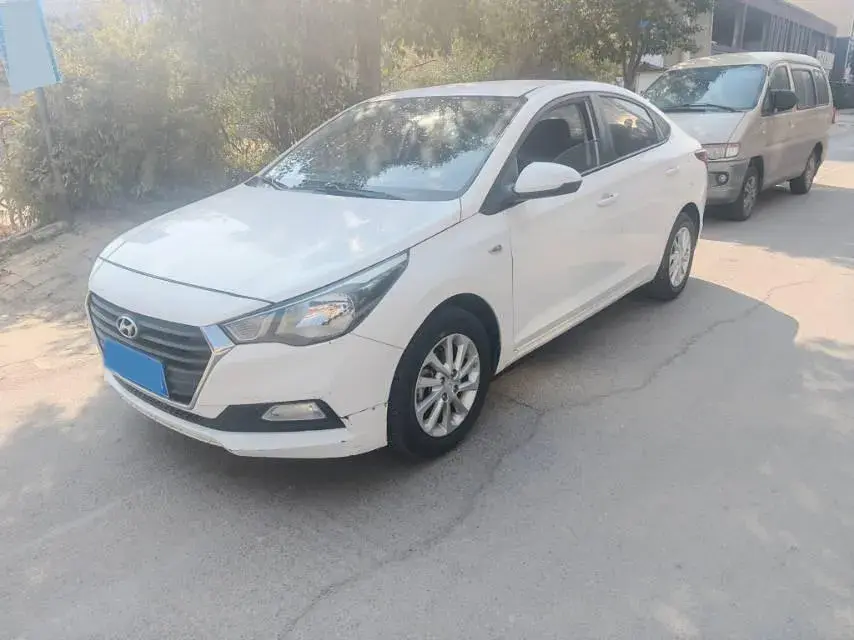 2016 Hyundai Verna 1.4L 100HP L4 6AT