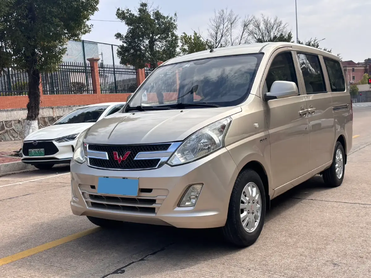 2018 WuLing RongGuang V 1.5L 112HP L4 5MT