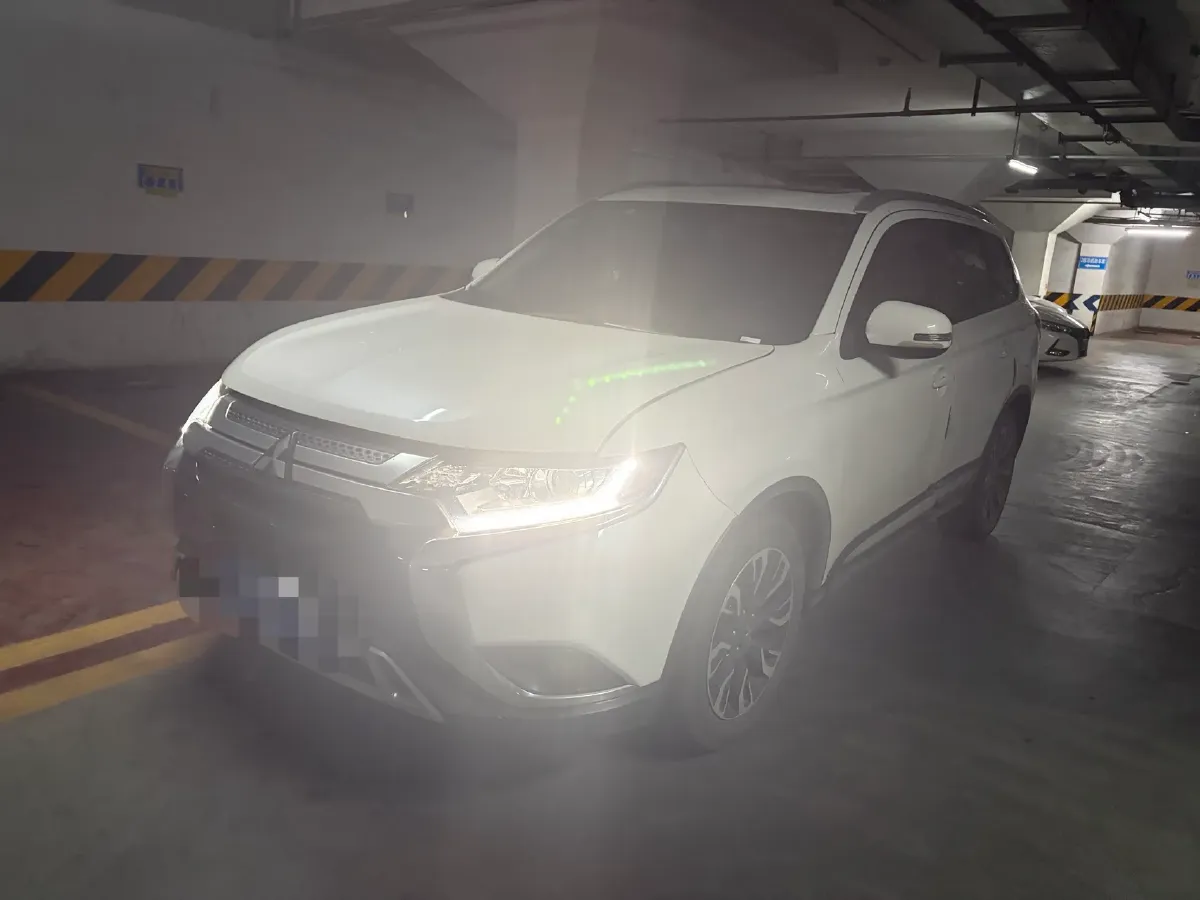 2019 Mitsubishi Outlander 2.0L 166HP L4 CVT,autocango,china used car exporter,china ev exporter,chinese used car exporter,chinese used ev exporter