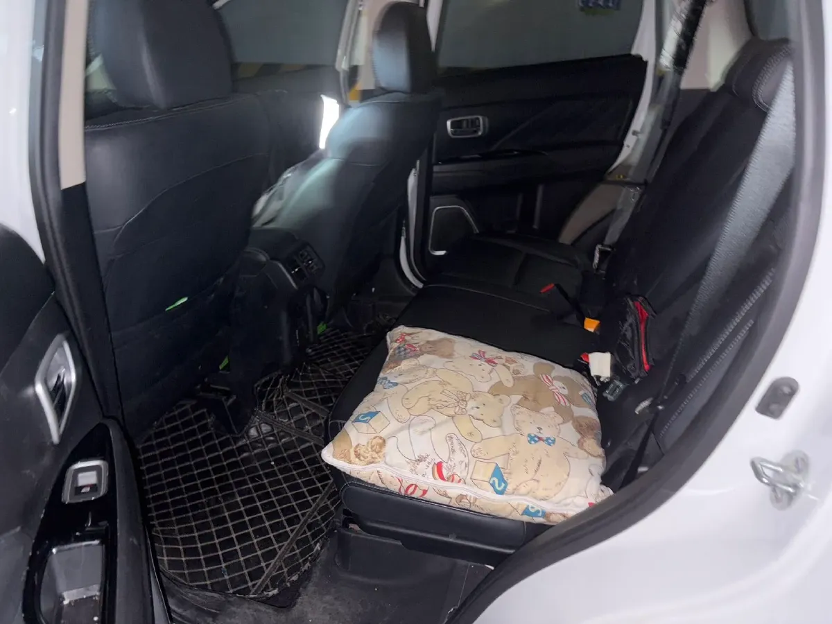 2019 Mitsubishi Outlander 2.0L 166HP L4 CVT,autocango,china used car exporter,china ev exporter,chinese used car exporter,chinese used ev exporter