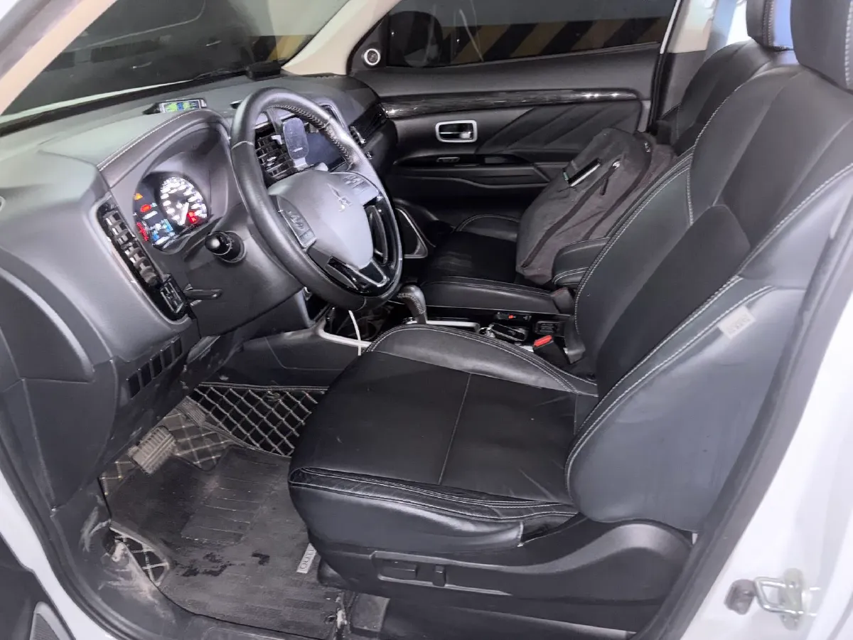 2019 Mitsubishi Outlander 2.0L 166HP L4 CVT,autocango,china used car exporter,china ev exporter,chinese used car exporter,chinese used ev exporter