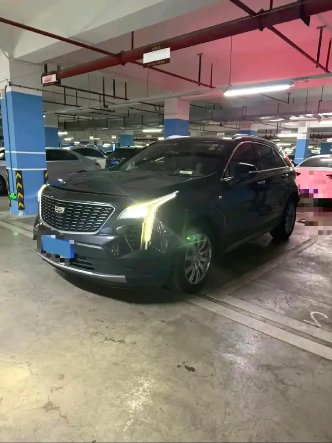 2018 Cadillac XT4 2.0T 241HP L4 9AT