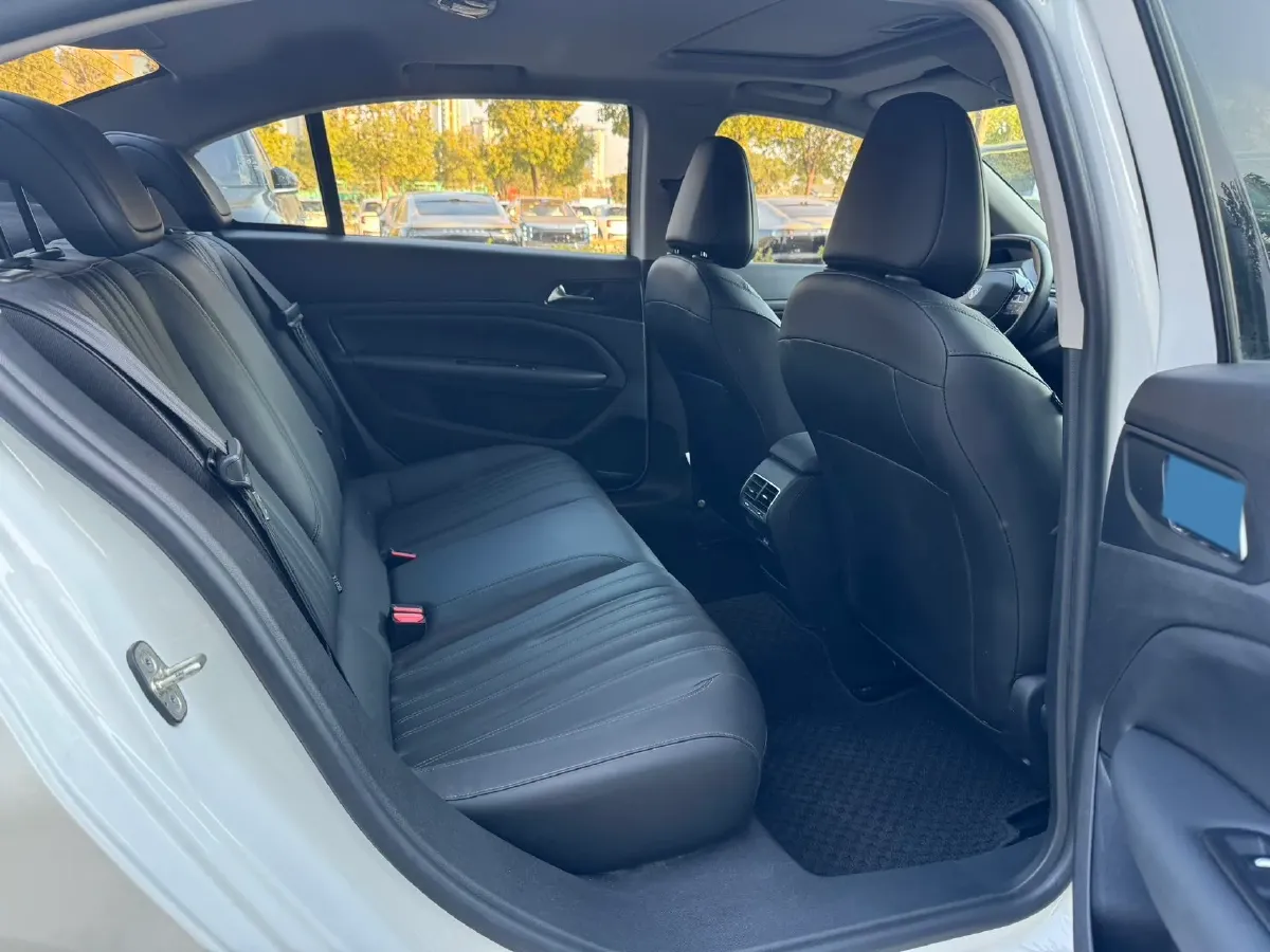 2022 Peugeot 408 1.6T 170HP L4 6AT,autocango,china used car exporter,china ev exporter,chinese used car exporter,chinese used ev exporter