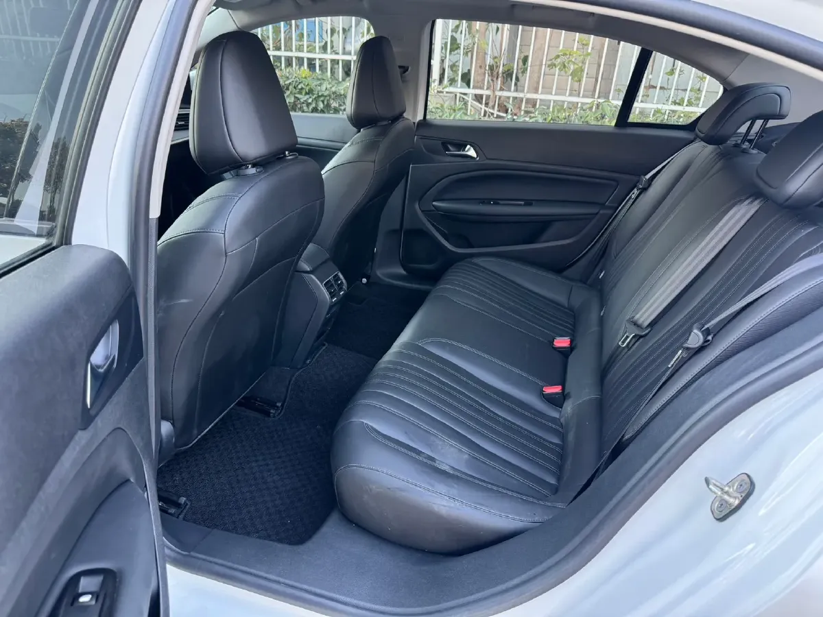 2022 Peugeot 408 1.6T 170HP L4 6AT,autocango,china used car exporter,china ev exporter,chinese used car exporter,chinese used ev exporter