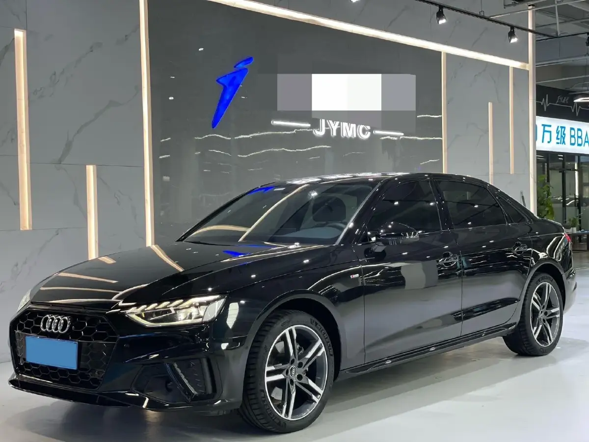 2022 Audi A4L 2.0T 190HP L4 7DCT