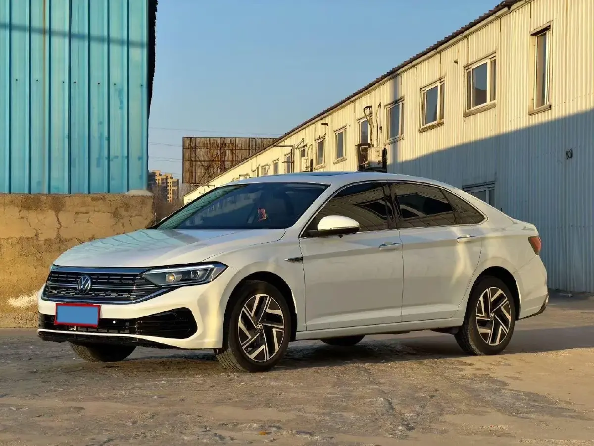 2023 Volkswagen Sagitar 1.5T 160HP L4 7DCT