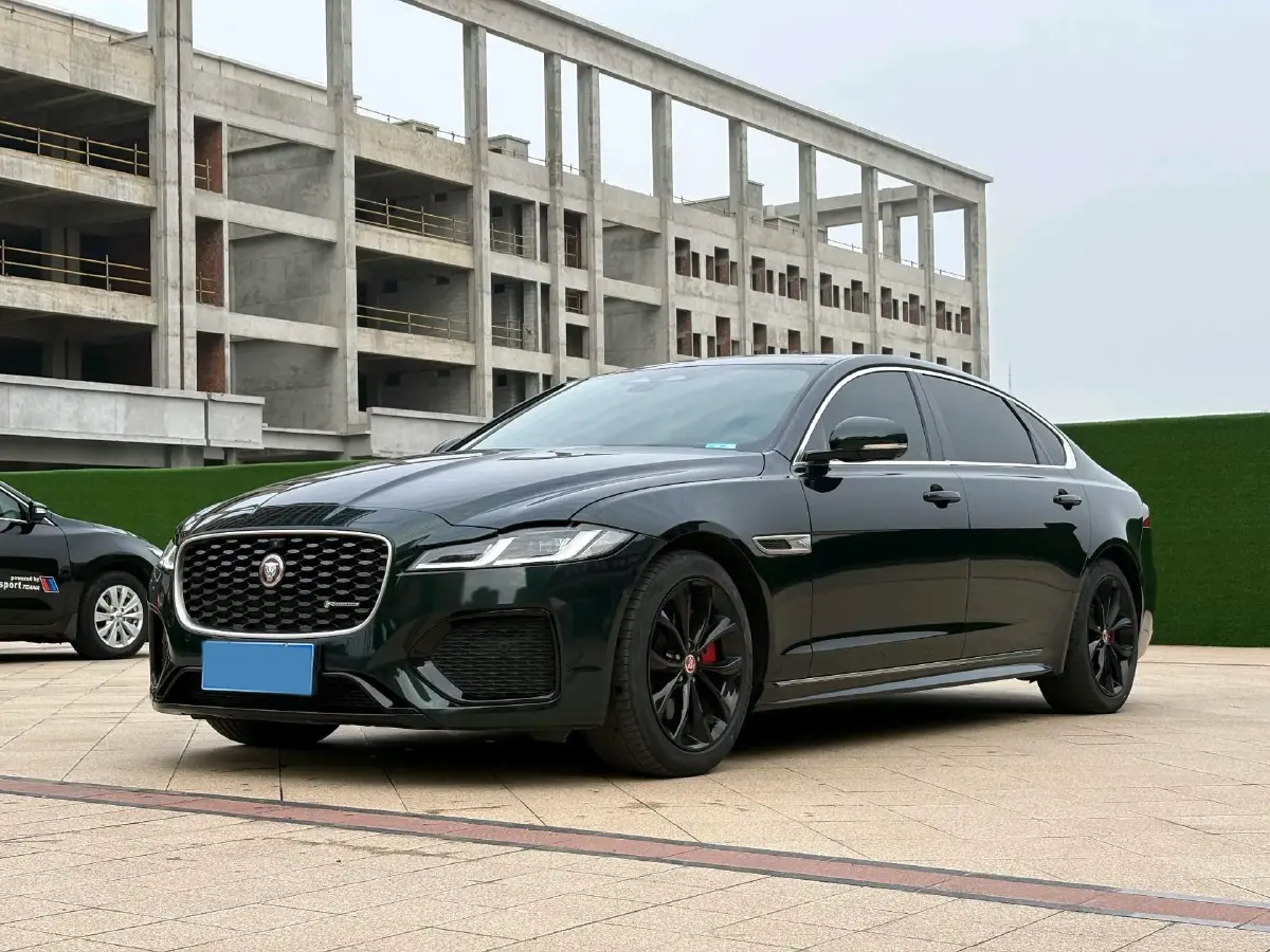 2022 Jaguar XFL 2.0T 250HP L4 8AT
